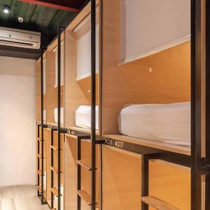 Single Bed 6-Bed Dormitory Room